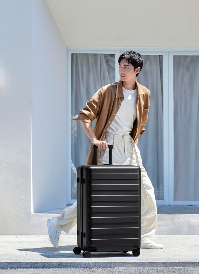 Валіза VnV Travel Rhine-75см чорна