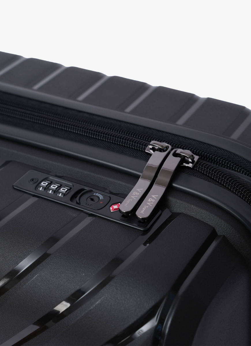 Валізи V&V Travel Invictus 8025 -55см чорний